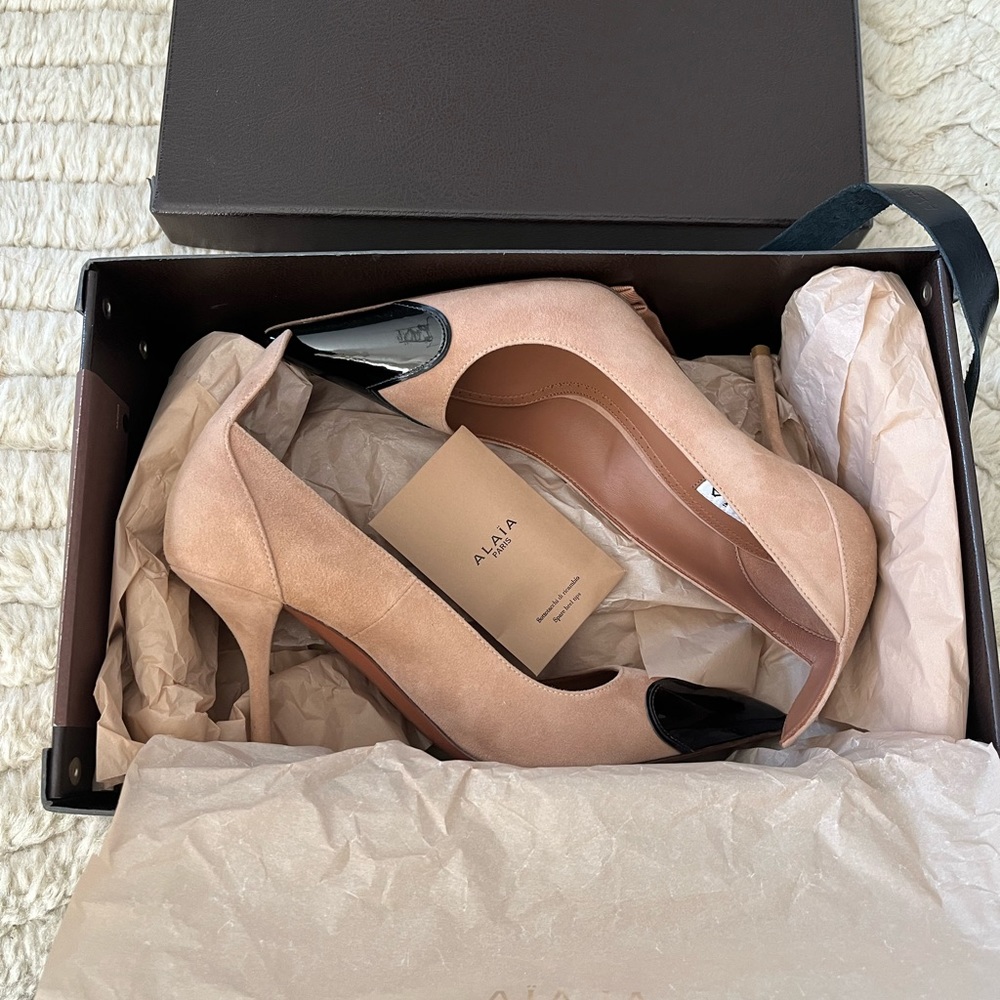 NWT never worn Alaia Coeur 110 Pump